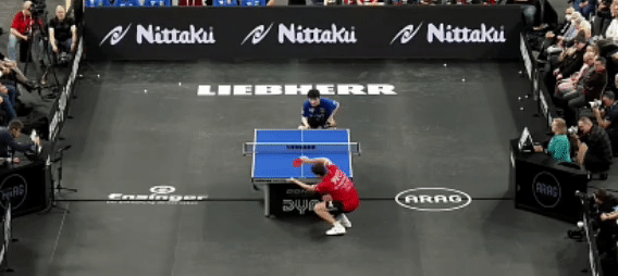 一场3-0！樊振东打败奥恰洛夫，德国杯决赛：萨尔布吕肯1-0领先